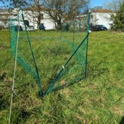 Filet Poule Grande Hauteur Double Pointe 25m X 1,26m - Zen Farm 25 Filet Poule Grande Hauteur Double Pointe 25m X 1,26m - Zen Farm -Chemin Des Poulaillers Boutique filet poule zen farm 126cm 15m porte ouverte exterieur 1