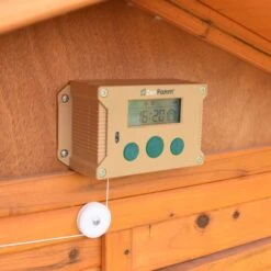 Portier Zen Farm Autonome Poulailler Et Trappe En Aluminium Taille Small 6 Portier Zen Farm Autonome Poulailler Et Trappe En Aluminium Taille Small -Chemin Des Poulaillers Boutique installation portier automatique poulailler zen farm vert 1