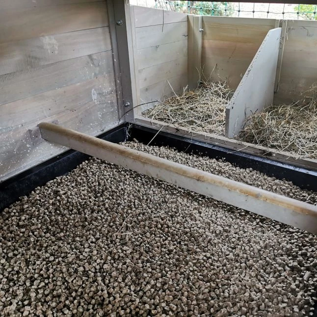 Litière Végétale Poule Émietté De Paille BIO 16Kg - Gasco 3 Litière Végétale Poule Émietté De Paille BIO 16Kg - Gasco – Image 3