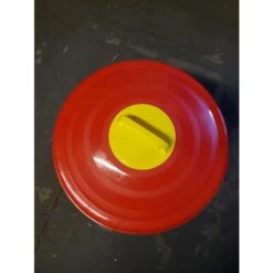 Mangeoire à Trémie Poule En Plastique Avec Pieds Imperial Easy Clean 20L Rouge Et Blanc - Gaun -Chemin Des Poulaillers Boutique mangeoire poule plastique imperial gaun dessus