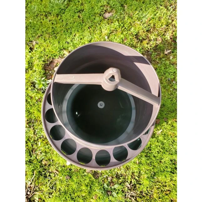 Gaun Mangeoire Poule à Pieds En Plastique Recyclé Eco 4Kg 3 Gaun Mangeoire Poule à Pieds En Plastique Recyclé Eco 4Kg – Image 3