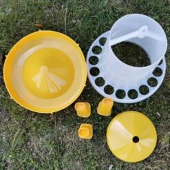 Gaun Mangeoire Poule à Pieds En Bioplastique Végétal Eco 2Kg -Chemin Des Poulaillers Boutique mangeoire sur pieds bioplastique 2 kg gaun demonte vue dessus