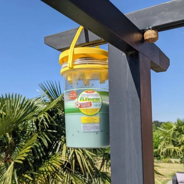 Piège à Mouches Extérieur Pour Le Jardin Appibuster Garden Avec Recharge - Bestico 2 Piège à Mouches Extérieur Pour Le Jardin Appibuster Garden Avec Recharge - Bestico – Image 2