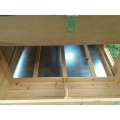 Poulailler Cémani L Toit Shingle Vert 4 à 6 Poules 10 Poulailler Cémani L Toit Shingle Vert 4 à 6 Poules -Chemin Des Poulaillers Boutique poulailler cemani vue interieur