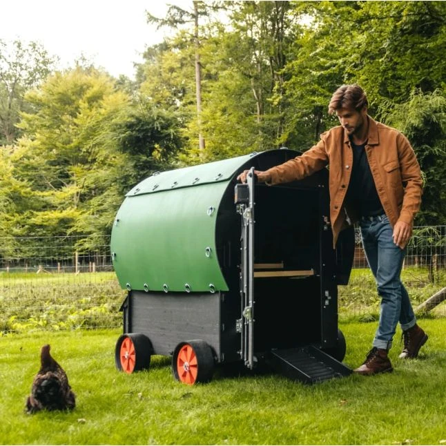 Poulailler Nestera Sur Roues Le Wagon Plastique Recyclé 8 à 15 Poules 3 Poulailler Nestera Sur Roues Le Wagon Plastique Recyclé 8 à 15 Poules – Image 3