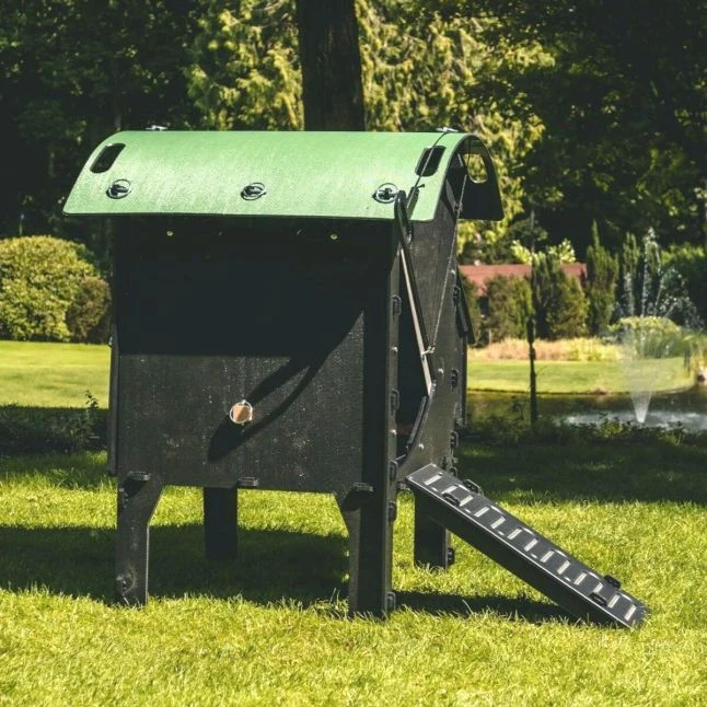 Poulailler Nestera Sur Pieds Taille S Plastique Recyclé 3 à 5 Poules 2 Poulailler Nestera Sur Pieds Taille S Plastique Recyclé 3 à 5 Poules – Image 2