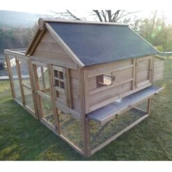 Poulailler Plymouth Toit Shingle Ouvrant 4 à 6 Poules Bois FSC Avec Extension Parc Grillagé -Chemin Des Poulaillers Boutique poulailler plymouth 6 8 poules bois fsc vue de cote 2