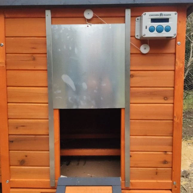 Poulailler Sussex XL Toit Shingle Noir Ouvrant 6 à 10 Poules Bois FSC 17 Poulailler Sussex XL Toit Shingle Noir Ouvrant 6 à 10 Poules Bois FSC – Image 17