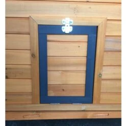 Poulailler Sussex L Toit Shingle Noir Ouvrant 4 à 6 Poules Bois FSC -Chemin Des Poulaillers Boutique poulailler sussex detail porte 1