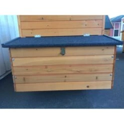 Poulailler Sussex XL Toit Shingle Noir Ouvrant 6 à 10 Poules Bois FSC 33 Poulailler Sussex XL Toit Shingle Noir Ouvrant 6 à 10 Poules Bois FSC -Chemin Des Poulaillers Boutique poulailler sussex vue pondoir